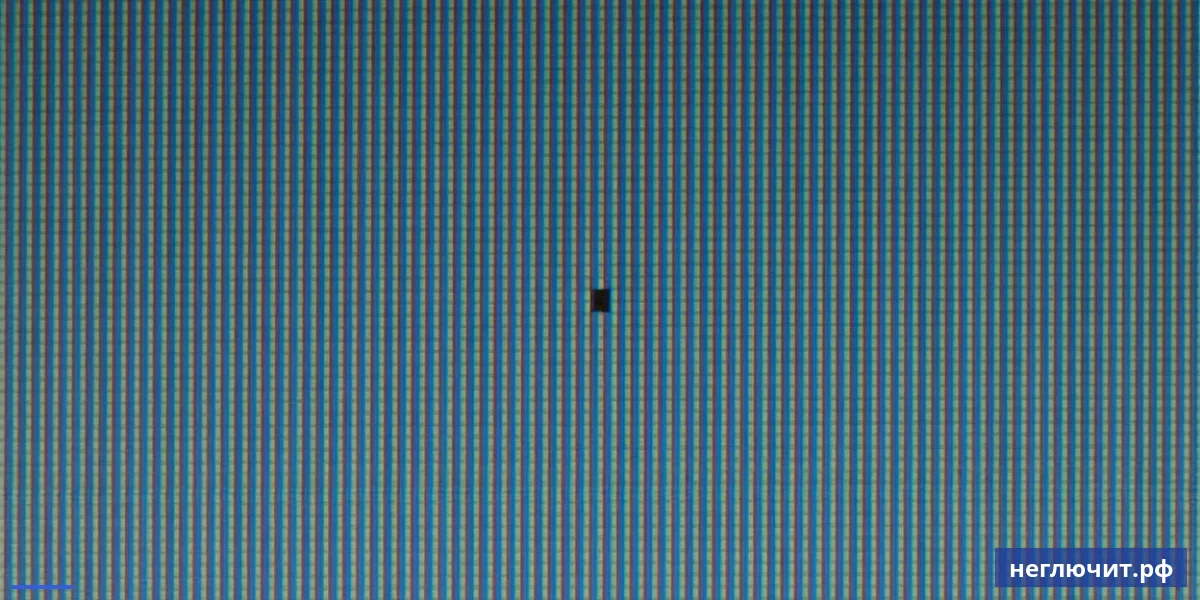 Макро битого пикселя на матрице ноутбука — dead pixel при увеличении