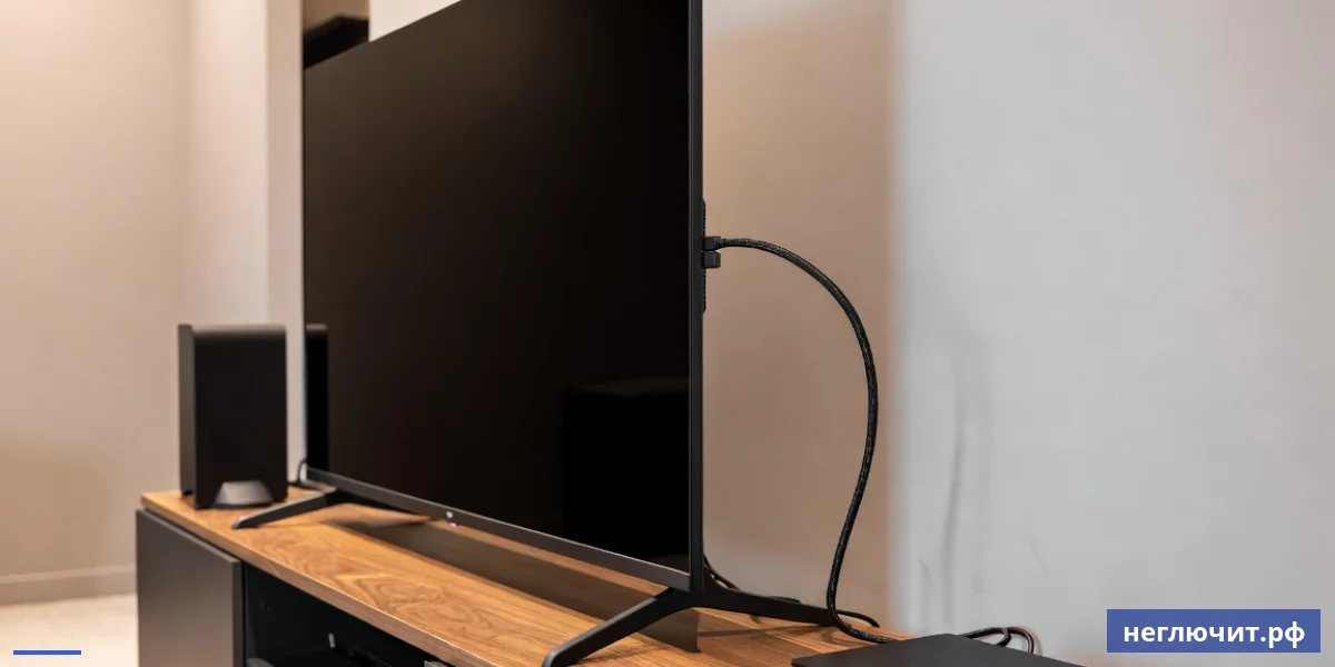Подключение HDMI 2.1 кабеля к порту современного телевизора