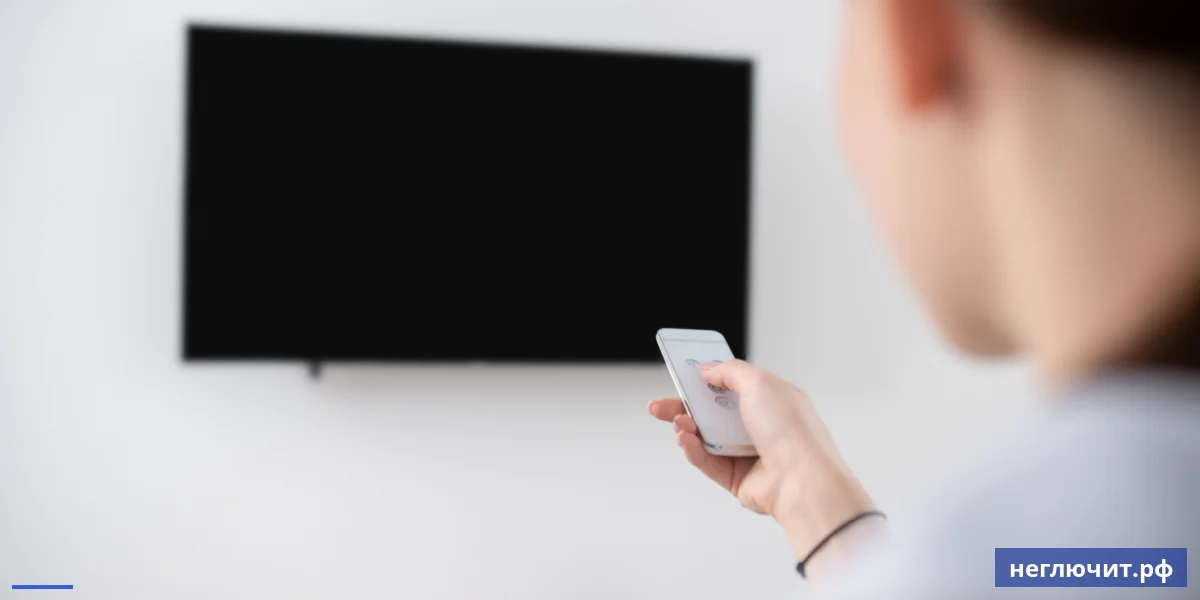 Крупный план задней панели цифровой приставки DVB-T2 — антенный вход, HDMI и RCA-выходы