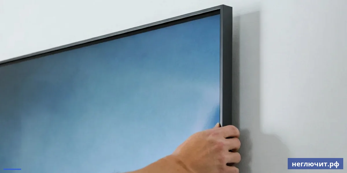 Установка съёмной рамки на современный дизайн-телевизор Samsung The Frame